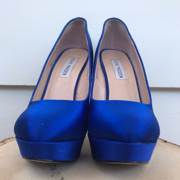 Steve Madden Partyy-R Blue Satin Heels - Picture 2 of 5